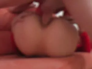 Miúda loura e pequen ...