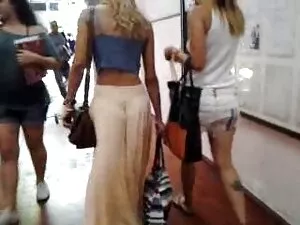 Meninas da escola pr ...