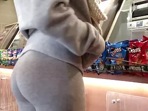 Ela usa o corpo para ...